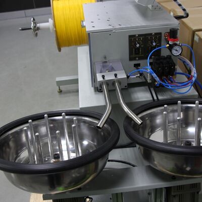 CLX-96 Automatic Fiber Optic Cable Cutting Machine with 1.6-2.1m/S Speed for 0.9MM-6MM Patch Cords and Touch Interface (Mesin Pemotong Kabel Serat Optik Otomatis dengan Kecepatan 1.6-2.1m/S untuk 0.9MM-6MM Patch Cords dan Interface Sentuh)